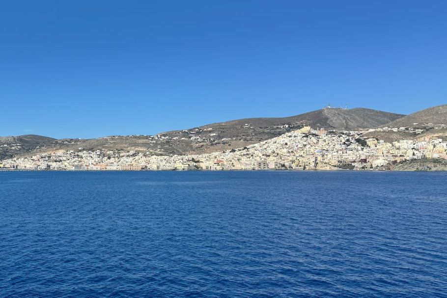 Mykonos Yacht Charter: Luxury Yacht Vacations Mykonos and Cyclades. Bespoke itineraries, concierge Mykonos, yacht parties, luxury experiences.
