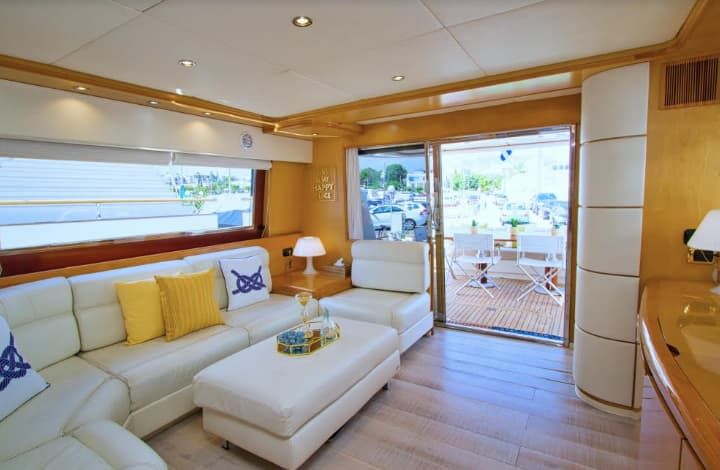 yacht suite, yacht salon, private yacht salon