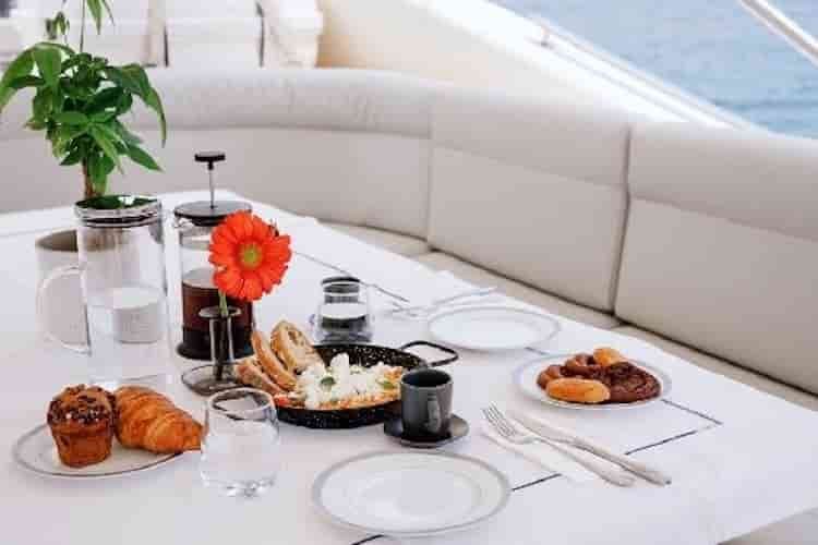 luxury yachting, luxury lifestyle, Cyclades weekly yacht charter